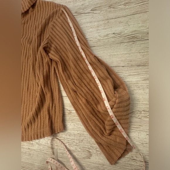NWT The Limited Rib Hacci Knit Turtleneck Thin Sweater Tab Up Sleeves Camel L - Picture 9 of 11